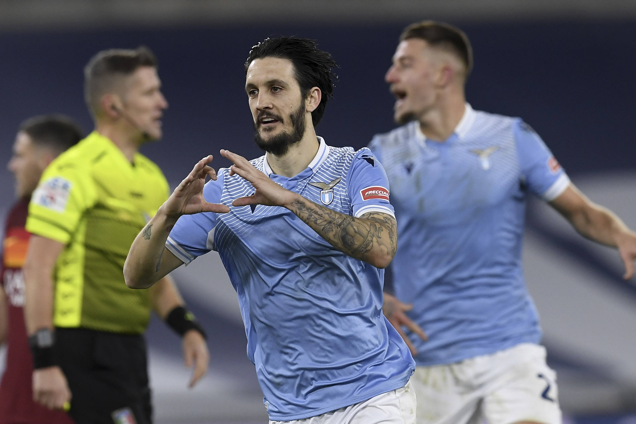 kaiyun登录入口包含转会期全明星赛焦点战，AC米兰临场应变，态度坚定，球队文化再被提及的词条